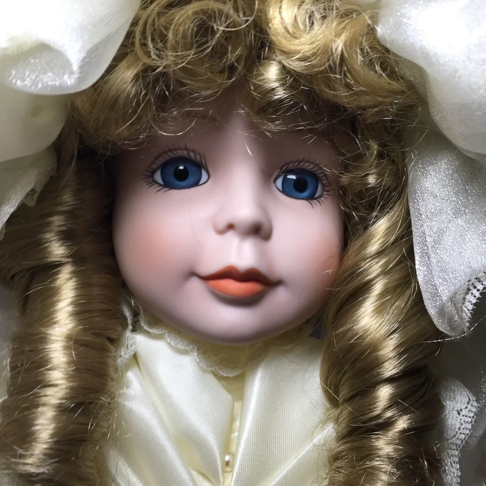 DYNASTY DOLLS Porcelain Bride Doll